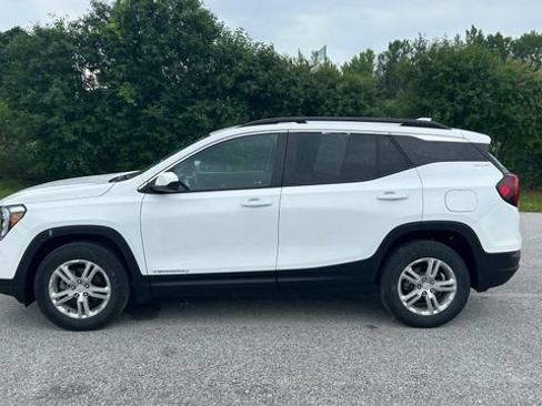 Certified 2023 GMC Terrain SLE w/ Driver Convenience Package AWD/4WD image 6