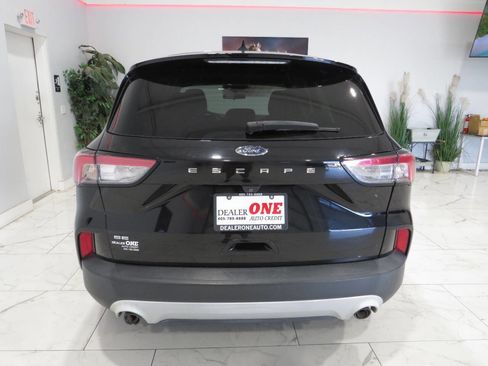 Used 2021 Ford Escape SE w/ Convenience Package FWD image 4