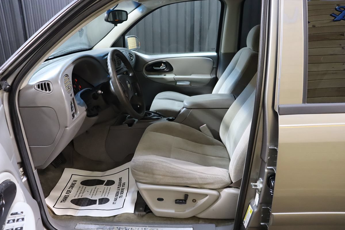Used 2006 Chevrolet TrailBlazer LS w/ LS Preferred Equipment Group RWD image 27