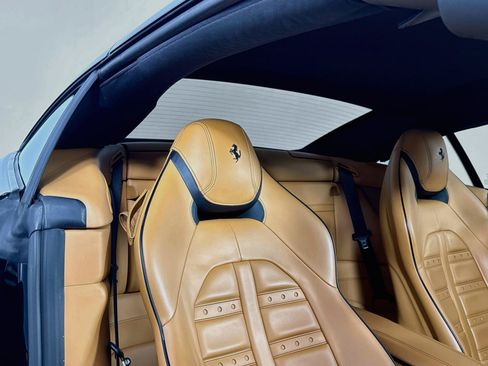 Used 2017 Ferrari California T RWD image 61