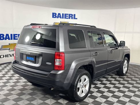 Used 2016 Jeep Patriot Latitude AWD/4WD image 5