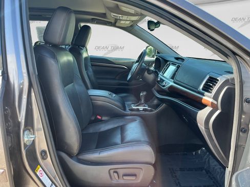 Used 2015 Toyota Highlander Limited Platinum AWD/4WD image 15