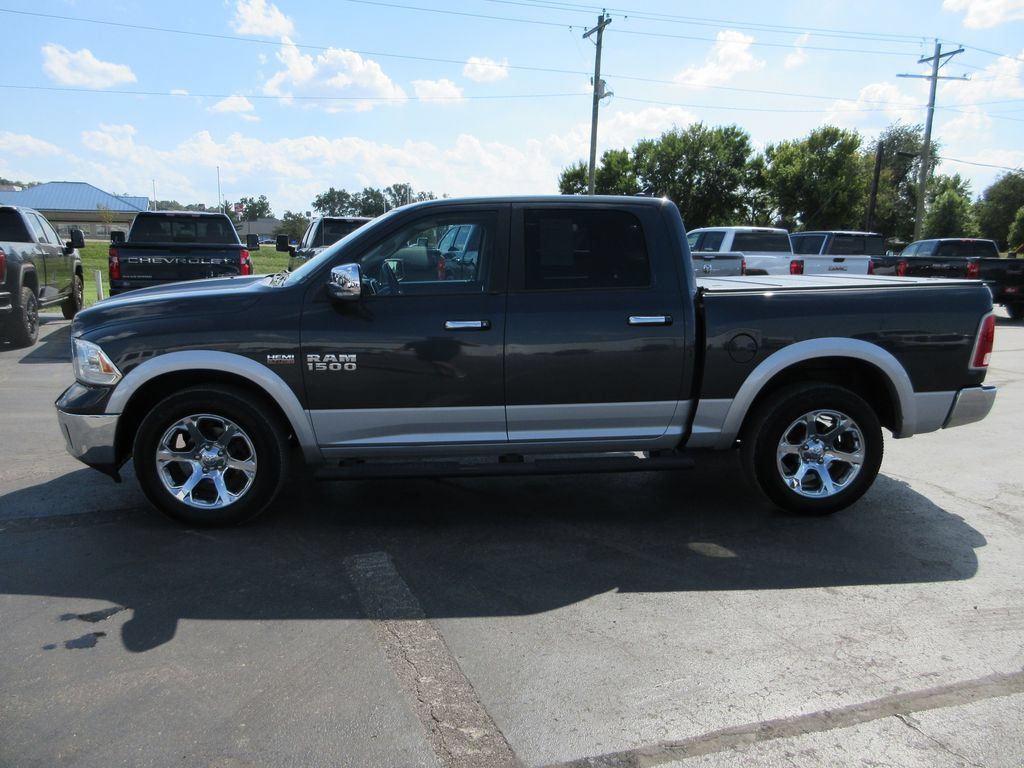 Used 2017 RAM 1500 Laramie w/ Convenience Group AWD/4WD image 11