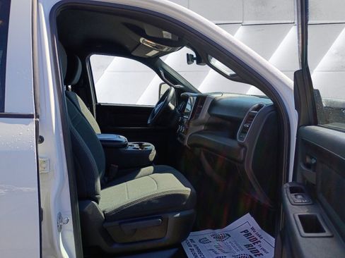 Used 2024 RAM 2500 Tradesman w/ Chrome Appearance Group AWD/4WD image 16