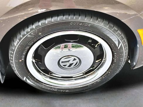 Used 2013 Volkswagen Beetle 2.5 image 33