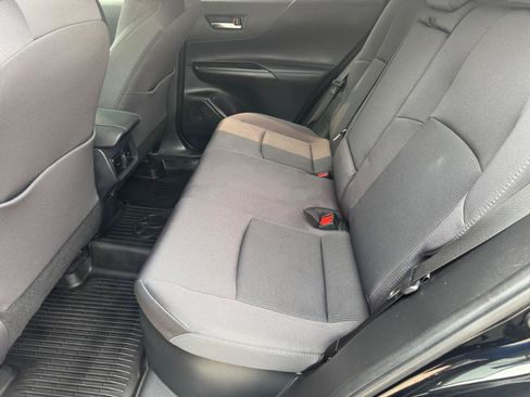 Used 2021 Toyota Venza LE AWD/4WD image 6