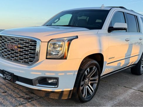 Used 2018 GMC Yukon XL Denali w/ Denali Ultimate Package AWD/4WD image 1