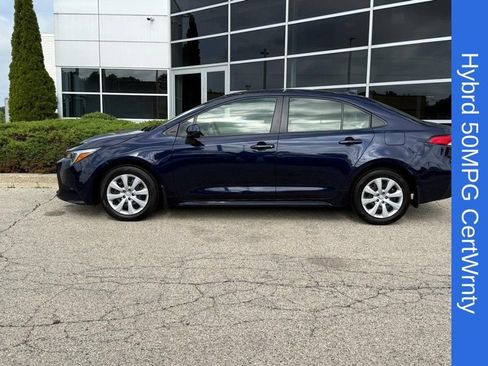 Used 2025 Toyota Corolla LE FWD image 6