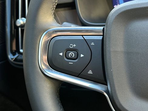 Used 2023 Volvo XC40 Recharge Ultimate image 27