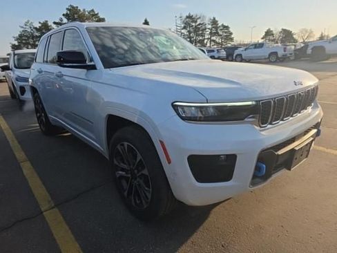 Used 2022 Jeep Grand Cherokee Overland w/ Advanced Protech Group III image 19