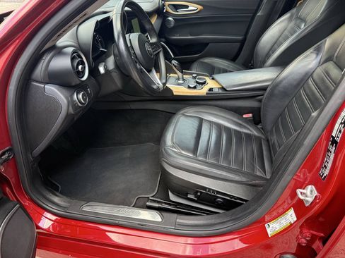 Used 2017 Alfa Romeo Giulia Ti w/ TI Lusso Light Wood Package RWD image 18