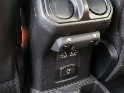 Used 2023 Jeep Gladiator Mojave AWD/4WD image 43
