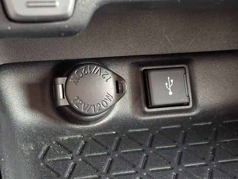 Used 2022 Toyota RAV4 XLE image 24