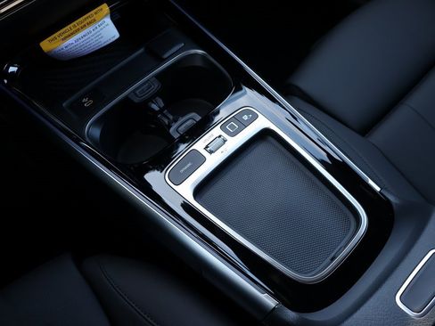 New 2026 Mercedes-Benz GLB 250 4MATIC image 27