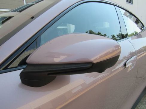 Used 2022 Porsche Taycan 4S image 15