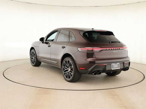 Used 2023 Porsche Macan Turbo image 4
