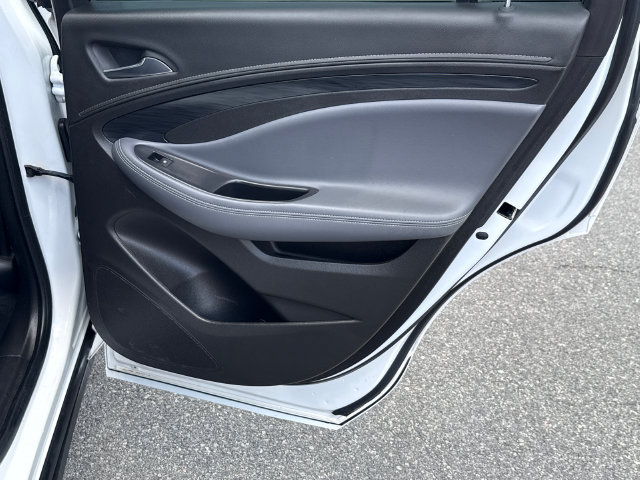 Used 2020 Buick Envision Essence FWD image 16