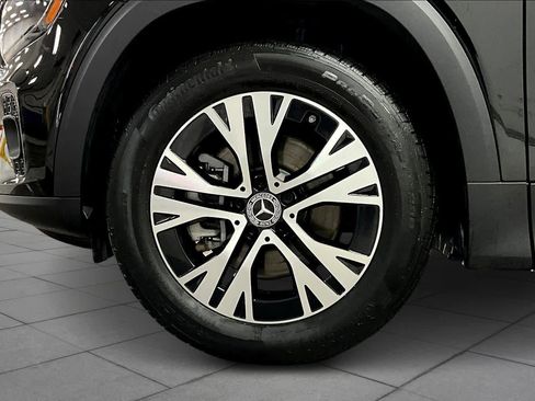 Used 2026 Mercedes-Benz GLB 250 4MATIC image 11