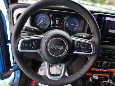 Used 2024 Jeep Wrangler Unlimited Sahara w/ Safety Group AWD/4WD image 15