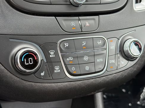 Used 2024 Chevrolet Malibu LT FWD image 19