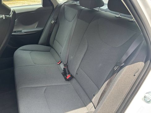 Used 2025 Kia K4 FWD image 23