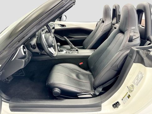 Used 2019 MAZDA MX-5 Miata Grand Touring w/ GT-S Package RWD image 17