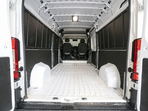 Used 2026 RAM ProMaster 2500 w/ Convenience Group FWD image 10