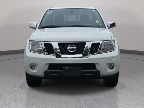Used 2019 Nissan Frontier SV w/ Value Truck Package RWD image 2