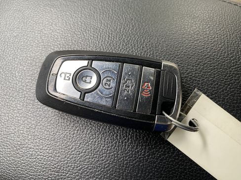 Used 2018 Ford Explorer XLT w/ Equipment Group 202A FWD image 38