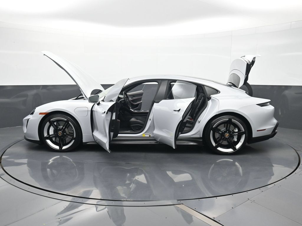 Certified 2024 Porsche Taycan GTS AWD/4WD image 29