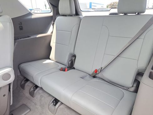 Used 2019 Chevrolet Traverse Premier w/ Driver Confidence II Package FWD image 34