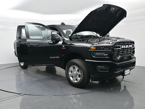 New 2026 RAM 2500 Big Horn AWD/4WD image 40