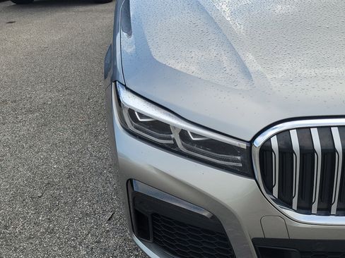 Used 2020 BMW 740i xDrive w/ M Sport Package AWD/4WD image 5