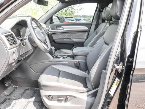 Used 2023 Volkswagen Atlas Cross Sport SE w/ Panoramic Sunroof Package AWD/4WD image 5