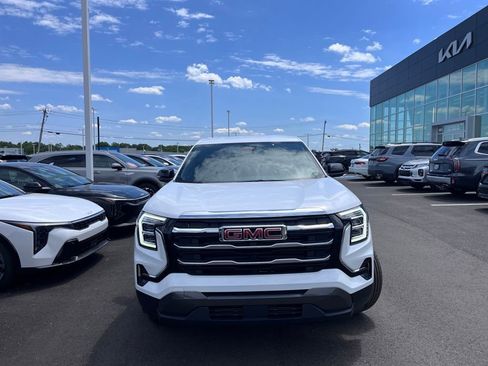 Used 2026 GMC Terrain Elevation w/ LPO, Floor Liner Package FWD image 4