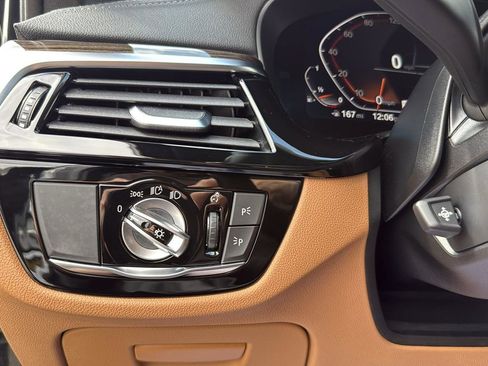 Used 2022 BMW 540i w/ Executive Package image 18