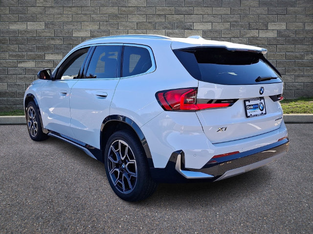 Used 2023 BMW X1 xDrive28i w/ Premium Package AWD/4WD image 4