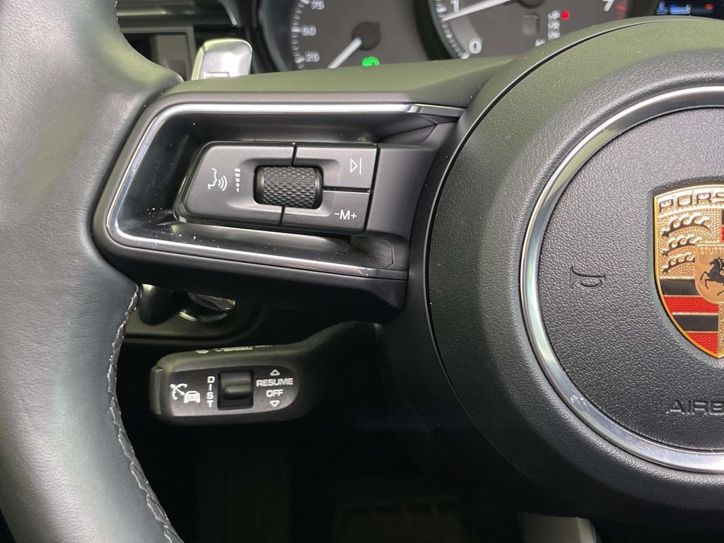 Certified 2026 Porsche Macan AWD/4WD image 40