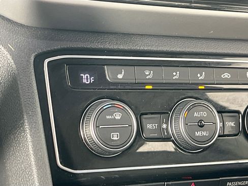 Used 2023 Volkswagen Atlas SE image 19