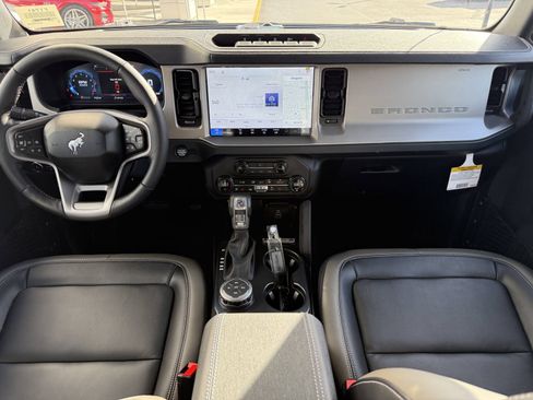 New 2026 Ford Bronco Outer Banks w/ Sasquatch Package AWD/4WD image 8