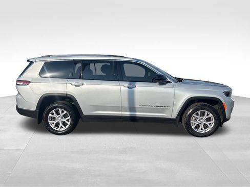 Used 2022 Jeep Grand Cherokee L Limited image 9