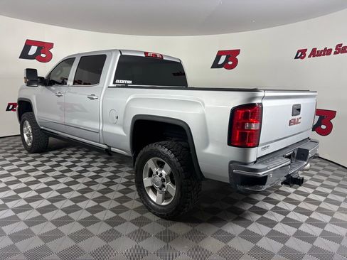Used 2016 GMC Sierra 2500 SLT w/ Duramax Plus Package AWD/4WD image 5