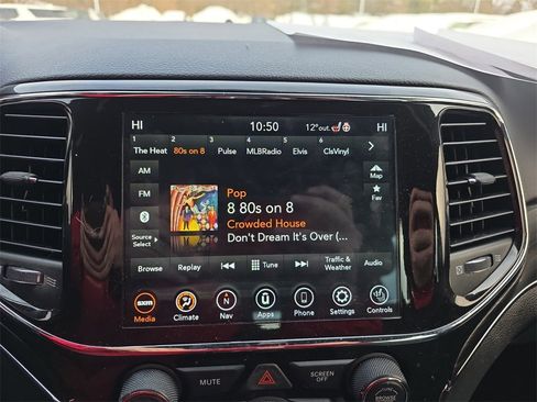 Used 2022 Jeep Grand Cherokee Limited image 17