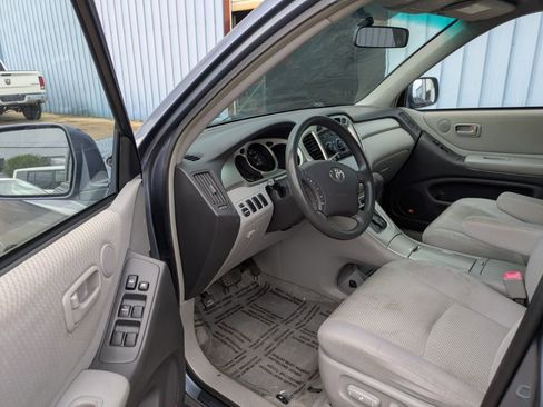 Used 2004 Toyota Highlander 2WD V6 image 9