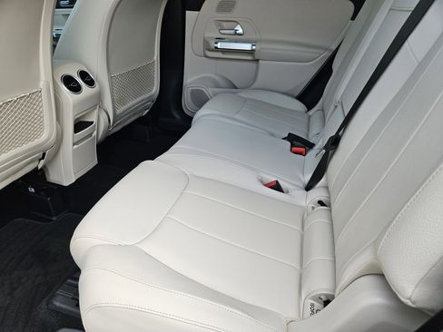 Used 2026 Mercedes-Benz GLB 250 image 30