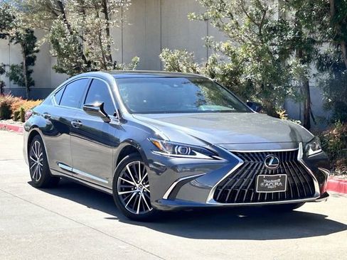 Used 2023 Lexus ES 350 w/ Premium Package image 2