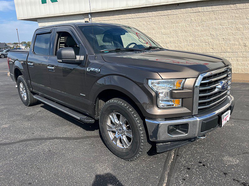 Used 2017 Ford F150 XLT w/ Equipment Group 302A Luxury AWD/4WD image 2