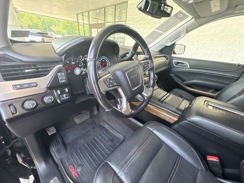 Certified 2020 GMC Yukon XL Denali w/ Denali Ultimate Package AWD/4WD image 10