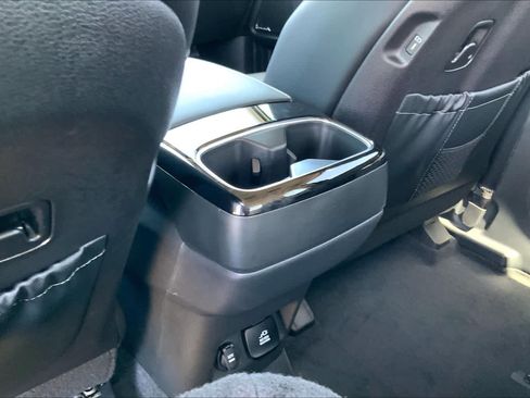 Used 2024 Kia Telluride SX Prestige w/ Towing Package image 18