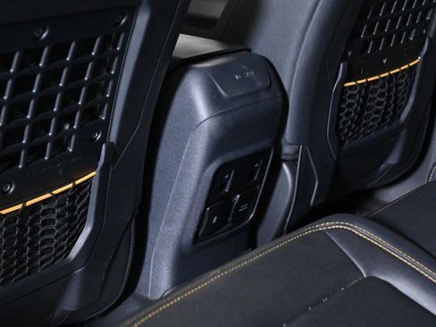 Used 2023 Ford Bronco Badlands image 18